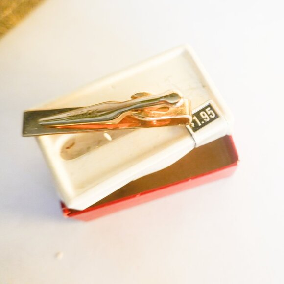 Swank GOLD Tone Tie Bar Clip Clasp Mid Century New - Picture 2 of 2
